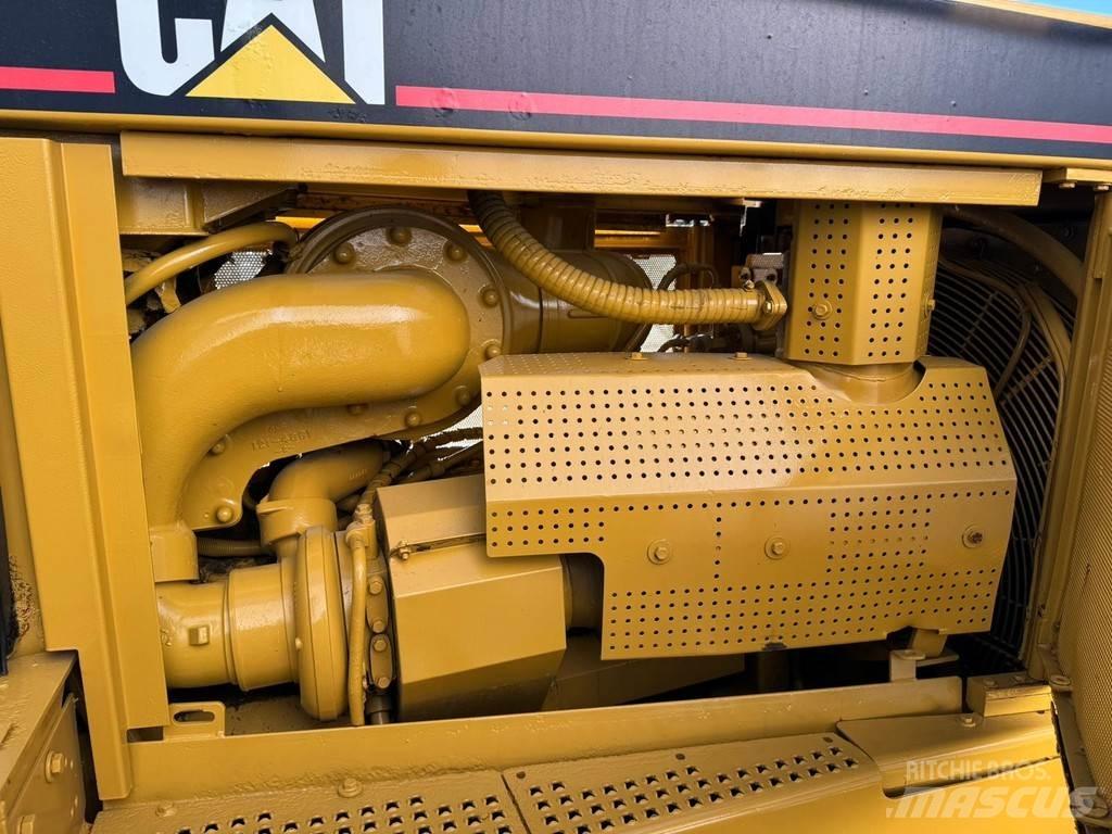 CAT D8R Pásové dozéry