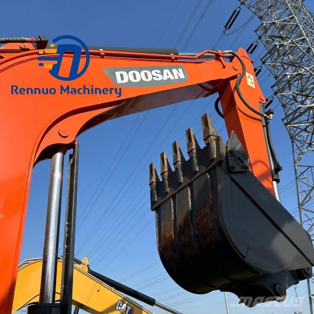 Doosan DX 60 Pásové rýpadlá
