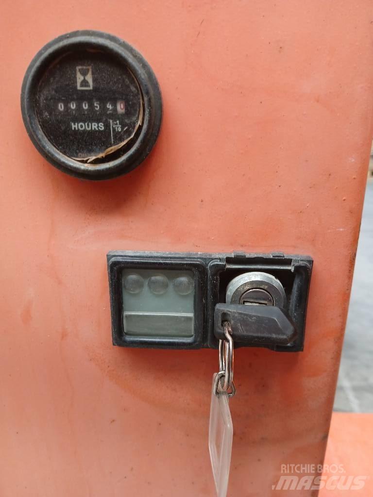 Bernards RCD 1600 Stavebné sklápače