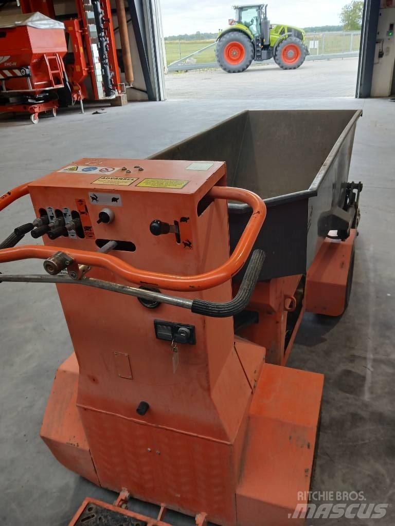 Bernards RCD 1600 Stavebné sklápače