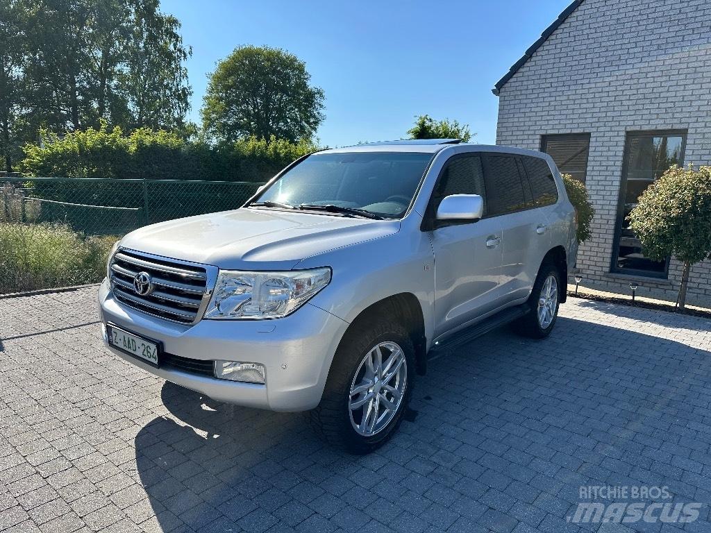 Toyota Landcruiser Terénne vozidlá