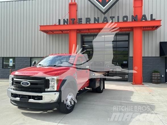 Ford F550 SD Plošinové nákladné automobily/nákladné automobily so sklápacími bočnicami