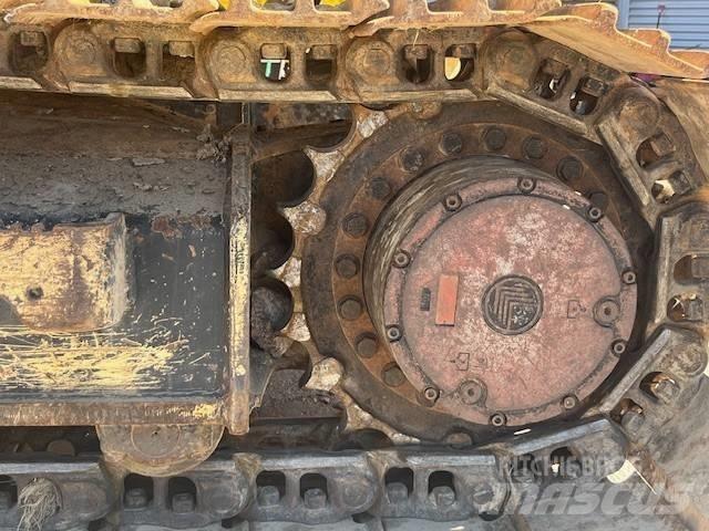 JCB Bandgrävare 220X Pásové rýpadlá