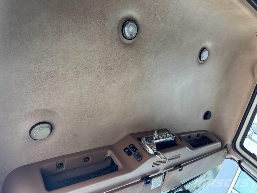 Mack GU713 Sklápače