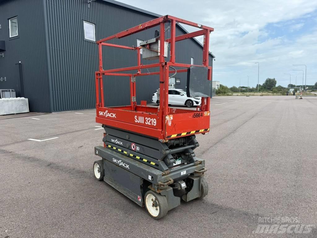 SkyJack SJ 3219 Nožnicové zdvíhacie plošiny