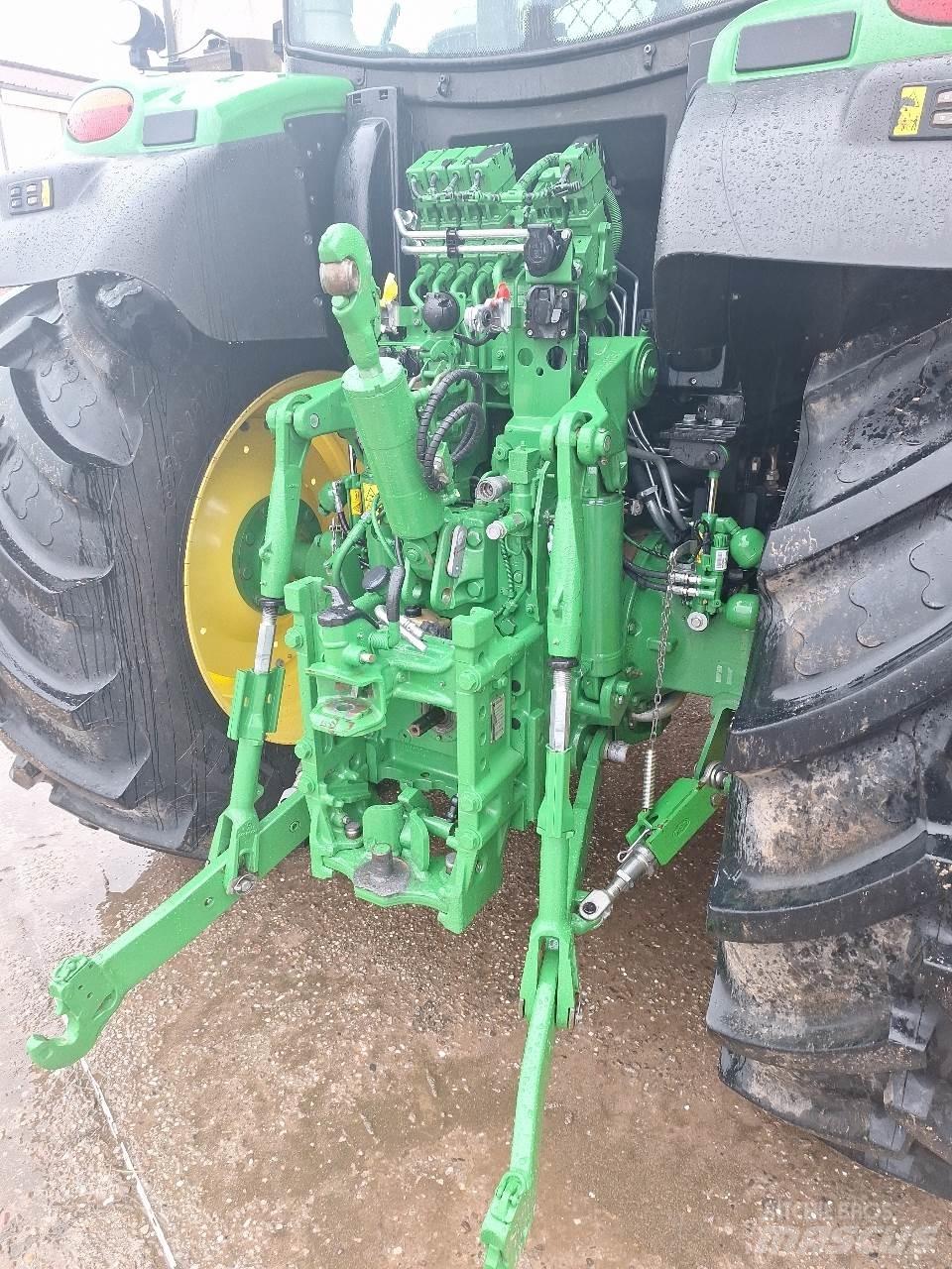 John Deere 6195R Traktory