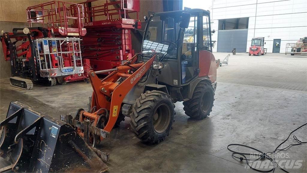 Weycor AR320 Cab Viacúčelové nakladače