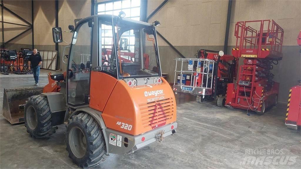 Weycor AR320 Cab Viacúčelové nakladače