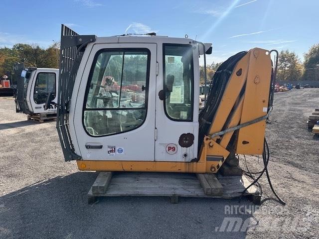 Liebherr A 934 C HD Kabíny a interiér