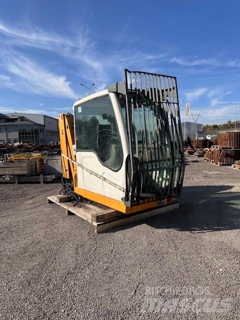 Liebherr A 934 C HD Kabíny a interiér
