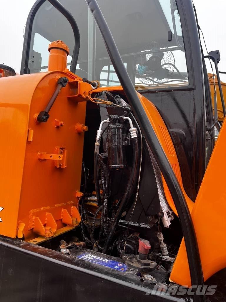 Hyundai Robex 60 W-9 Kolesové rýpadlá