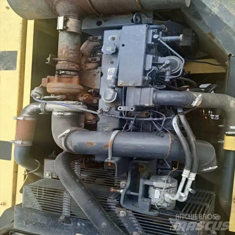 Komatsu 300 Pásové rýpadlá