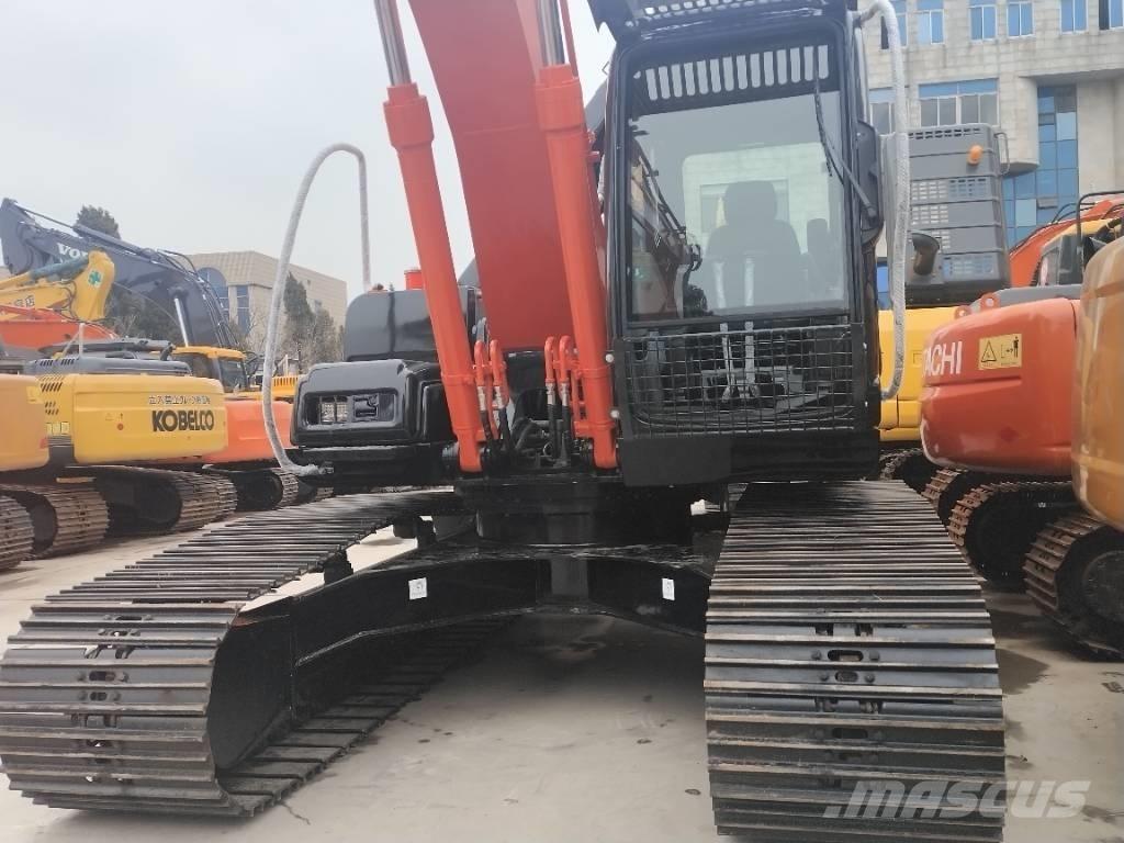 Hitachi ZX 200 Pásové rýpadlá