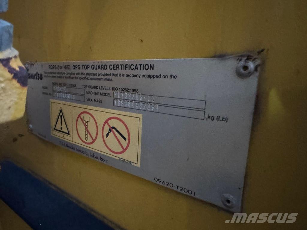 Komatsu PC138-11 Pásové rýpadlá