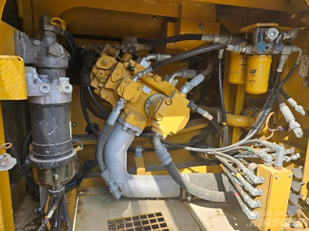 CAT 326 F L Pásové rýpadlá