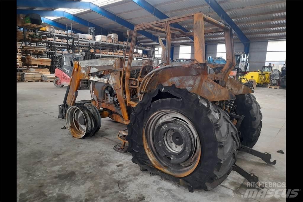Valtra N121 Traktory