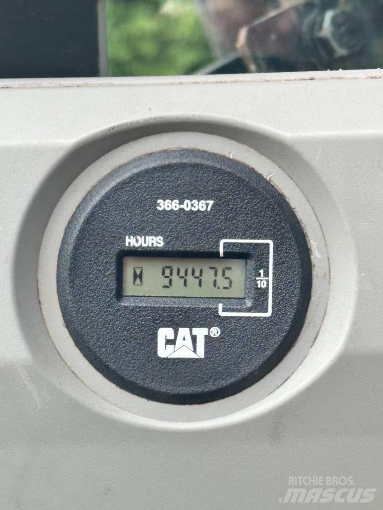 CAT 320 EL Pásové rýpadlá