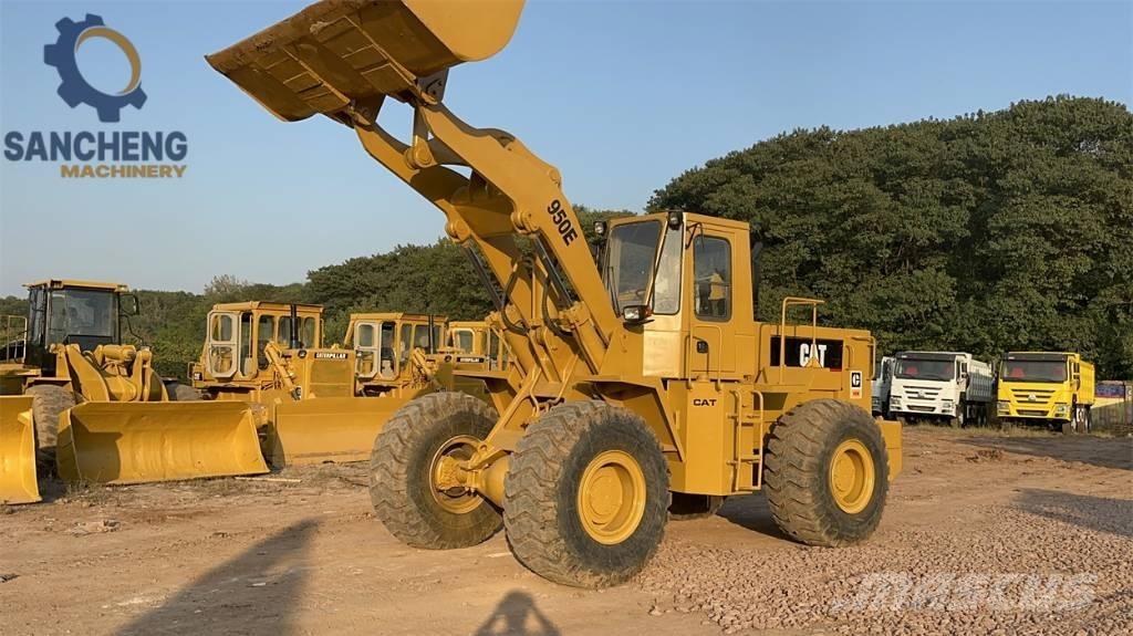 CAT 950E Kolesové nakladače