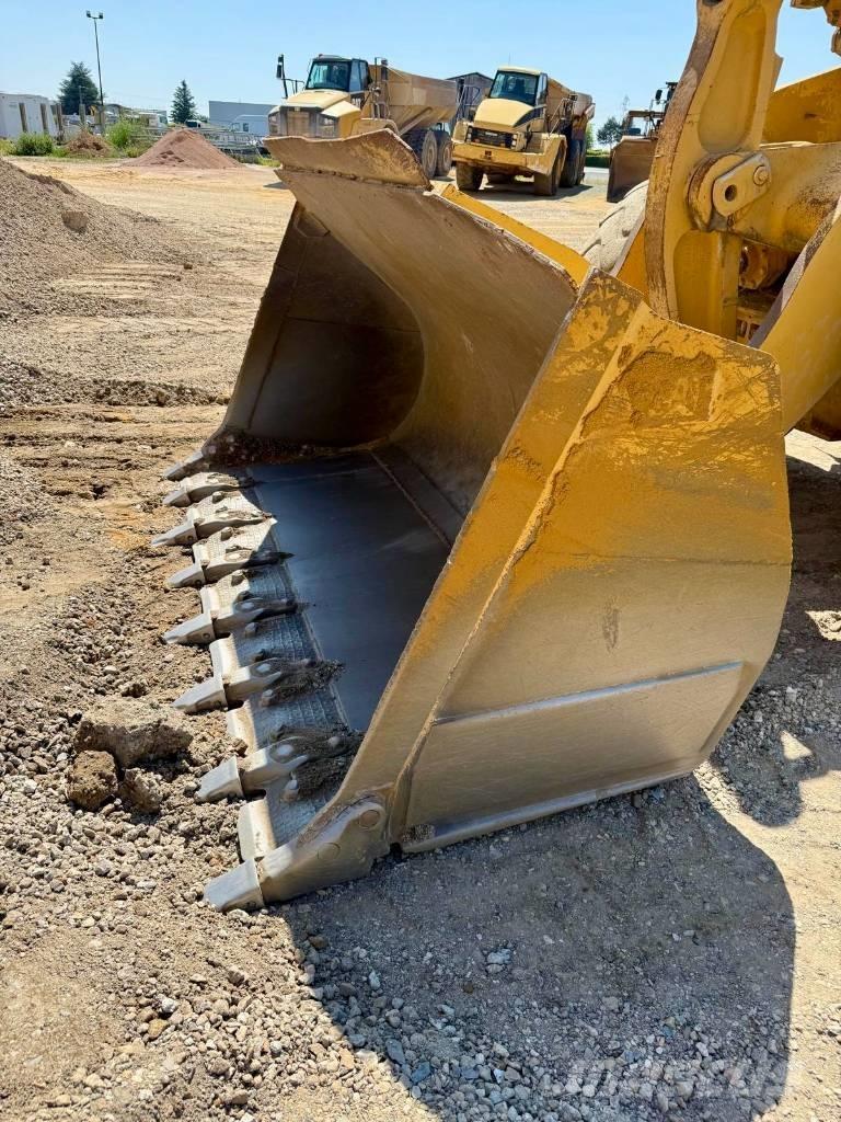 CAT 966 G Kolesové nakladače