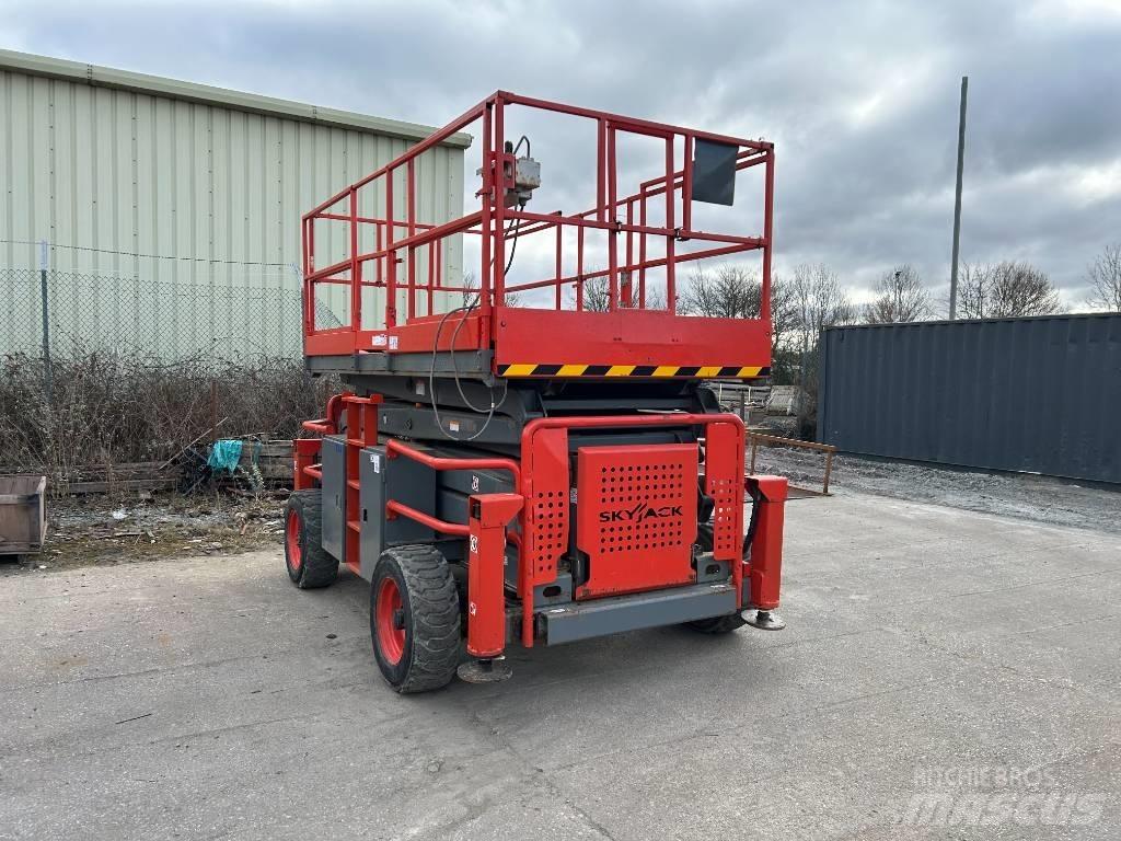 SkyJack SJ 8841 RT Nožnicové zdvíhacie plošiny