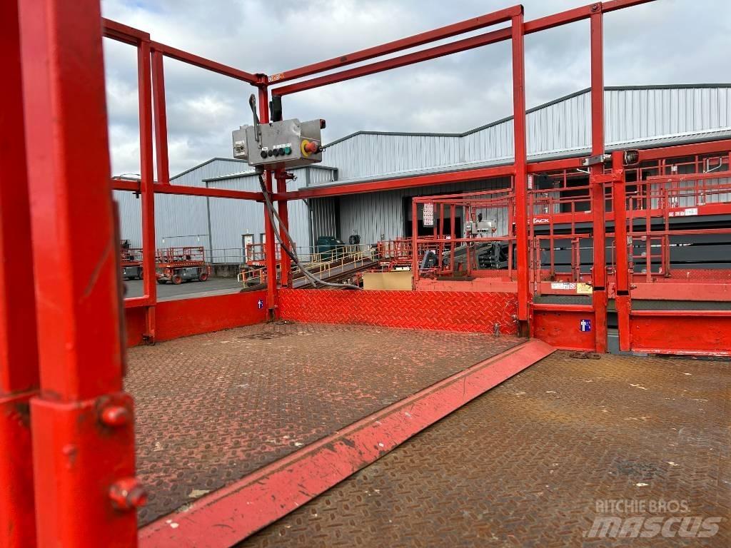 SkyJack SJ 8841 RT Nožnicové zdvíhacie plošiny