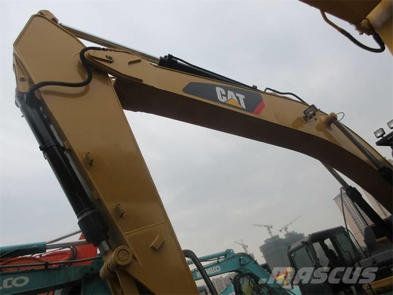CAT 320 D Pásové rýpadlá