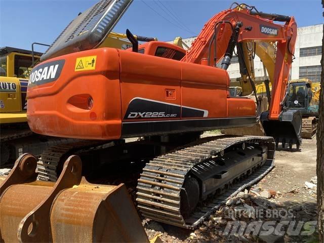 Doosan DX 225 LC Pásové rýpadlá