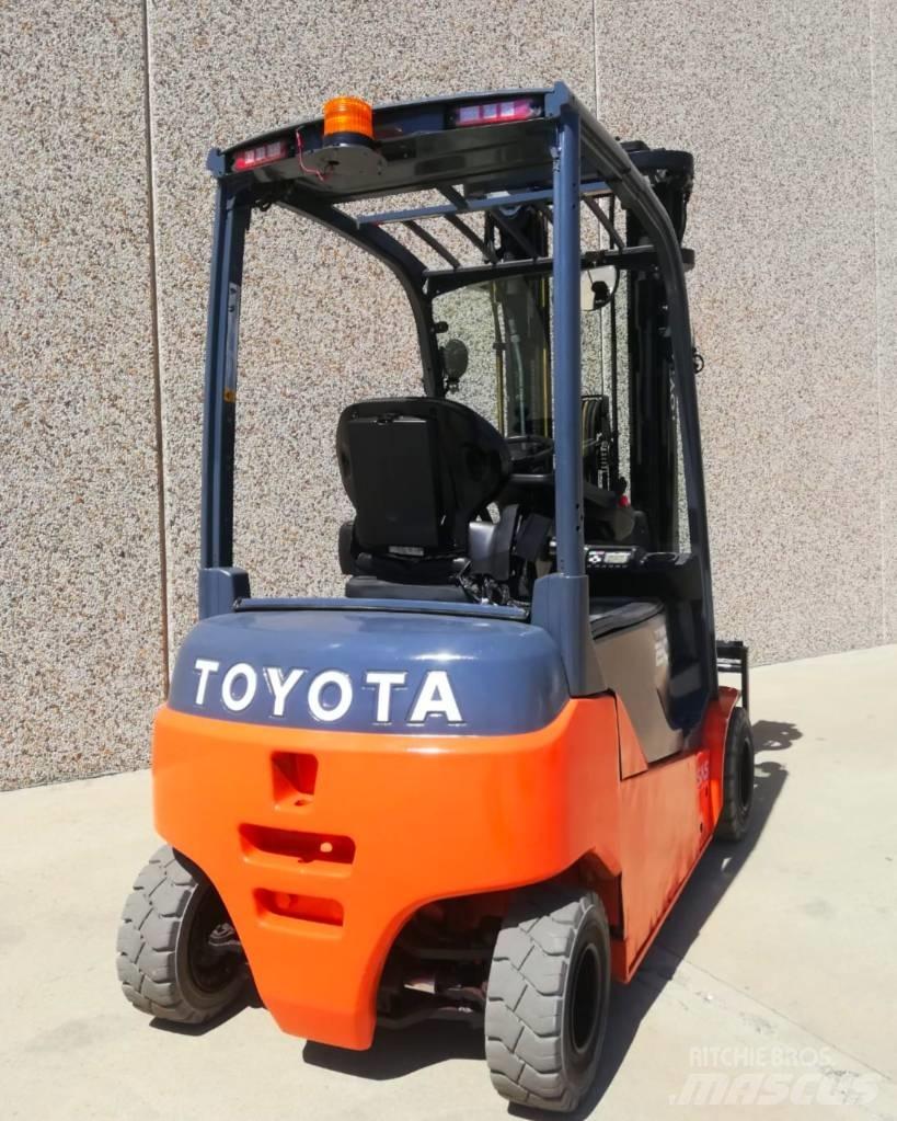 Toyota 8FBM20T Akumulátorové vozíky
