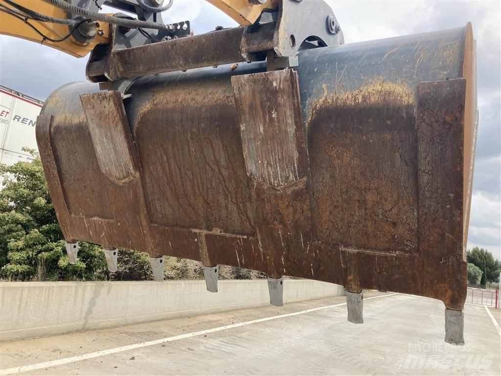 Liebherr L 526 Kolesové nakladače