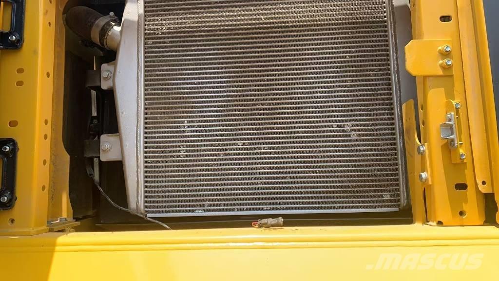 Komatsu PC 450-8 Pásové rýpadlá