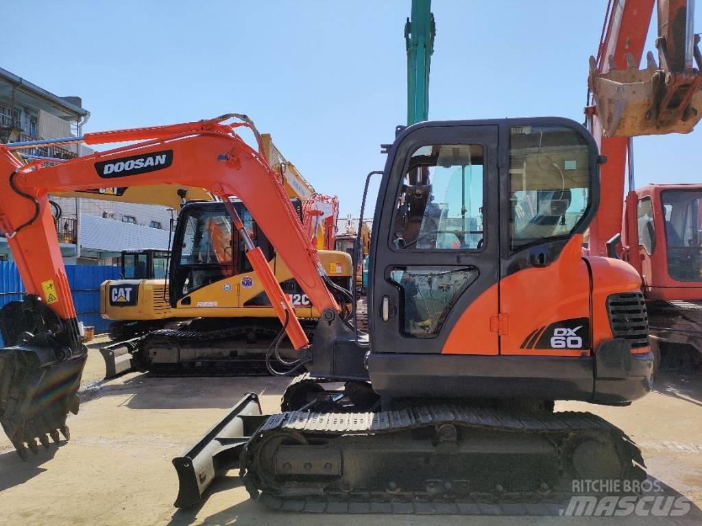Doosan DX 60 Pásové rýpadlá