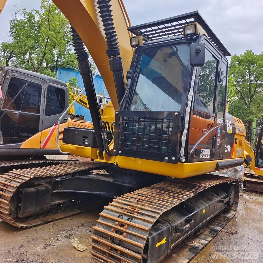 CAT 320D2 Pásové rýpadlá