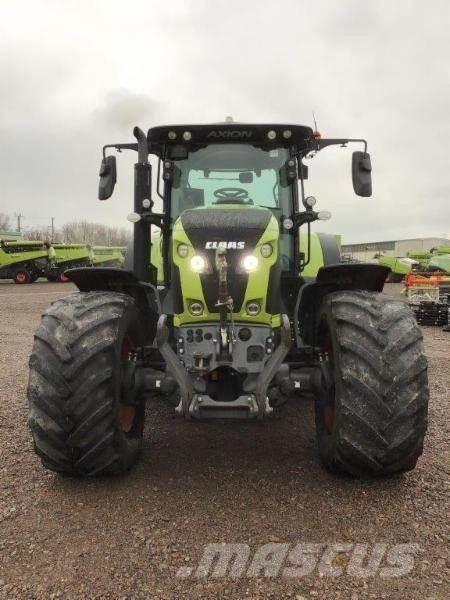 CLAAS AXION 810 Traktory