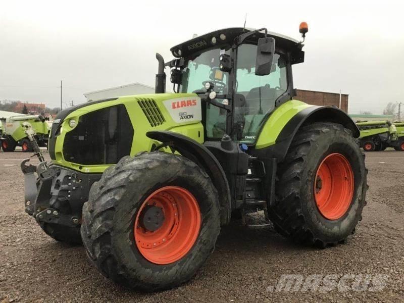 CLAAS AXION 810 Traktory