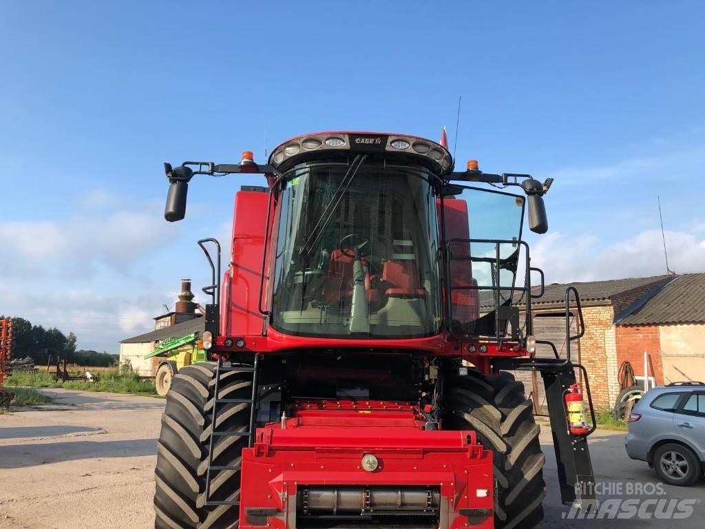 CASE AF7150 Kombinované zberacie stroje