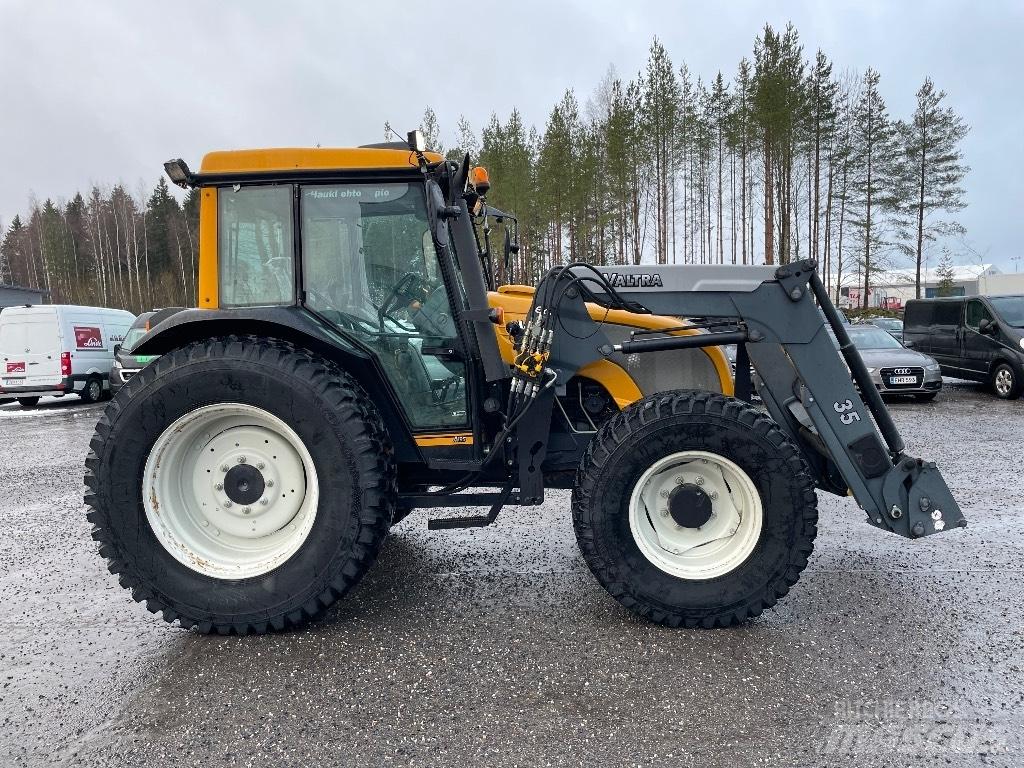 Valtra A 95 Traktory