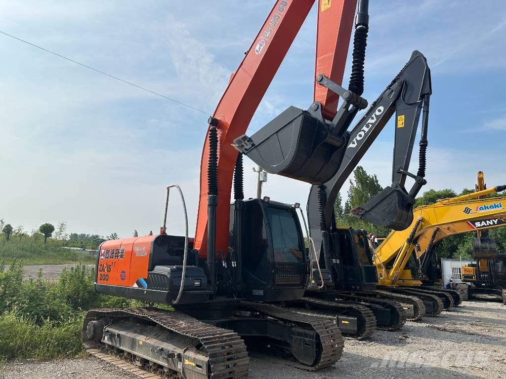 Hitachi ZX200 Pásové rýpadlá