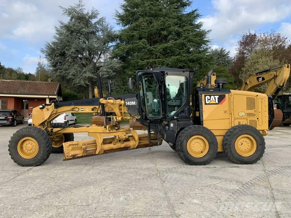 CAT 140 M 3 Grejdery