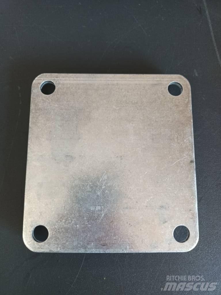 Volvo COVER 1669376 Motory