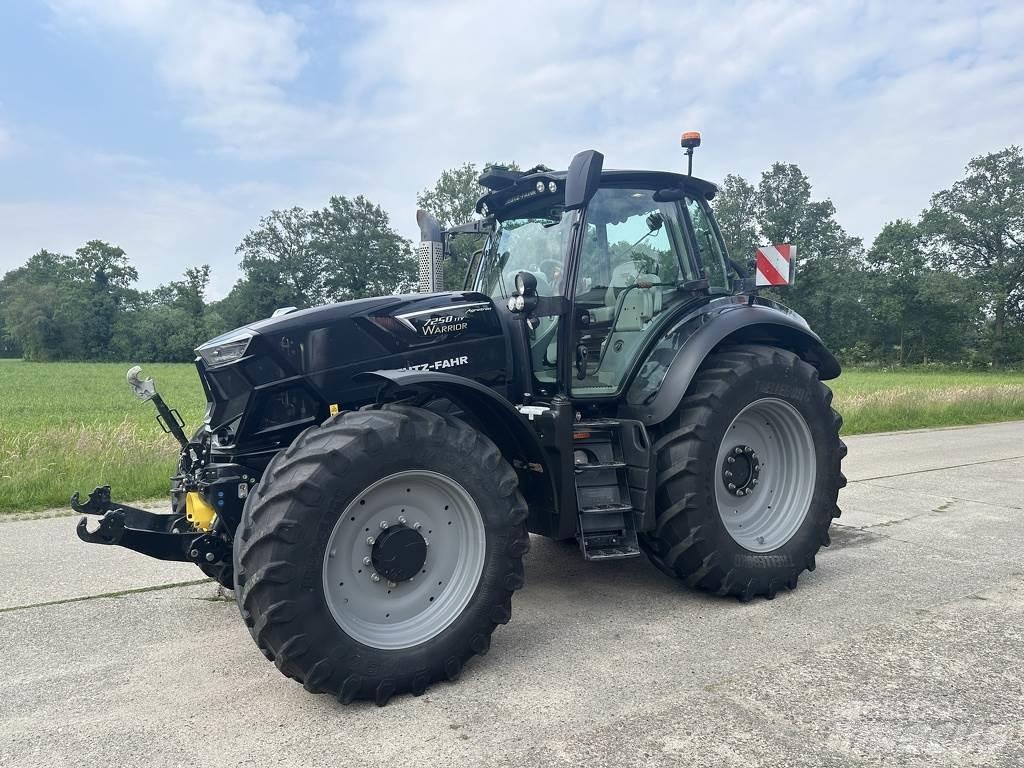 Deutz-Fahr 7250TTV Traktory