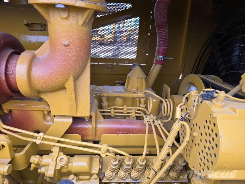 CAT D7G Pásové dozéry