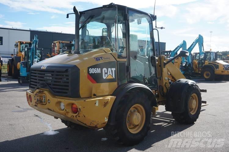 CAT 906M *Uthyres* Kolesové nakladače