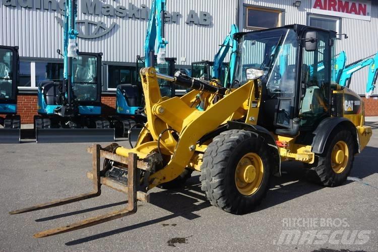 CAT 906M *Uthyres* Kolesové nakladače