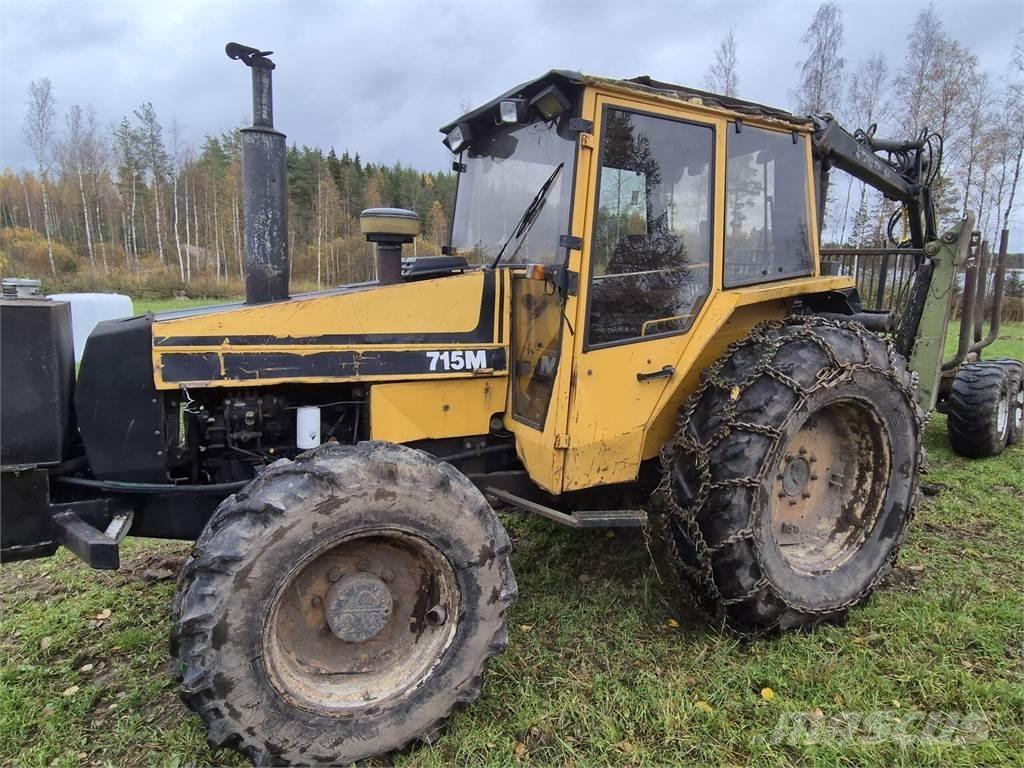 Valtra 715M Traktory