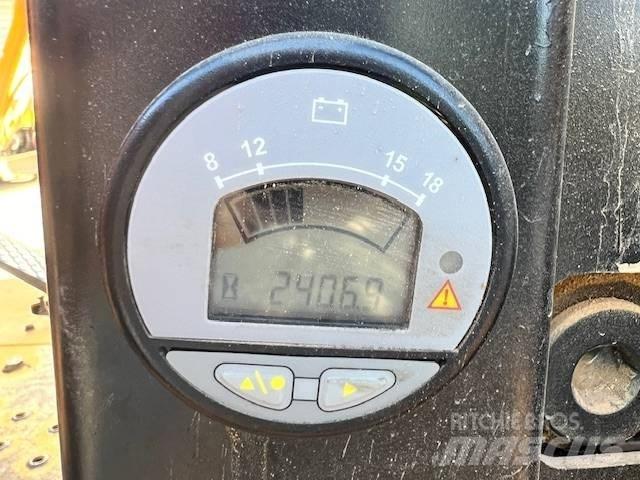 Thwaites MACH 2061 Stavebné sklápače