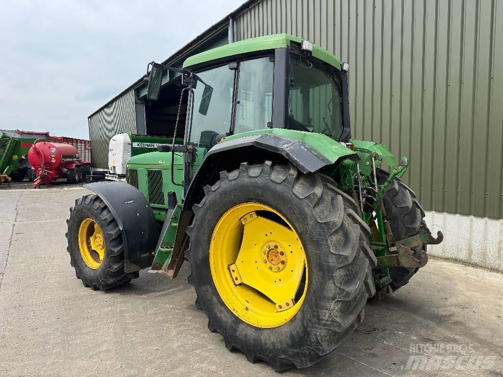 John Deere 6800 Traktory