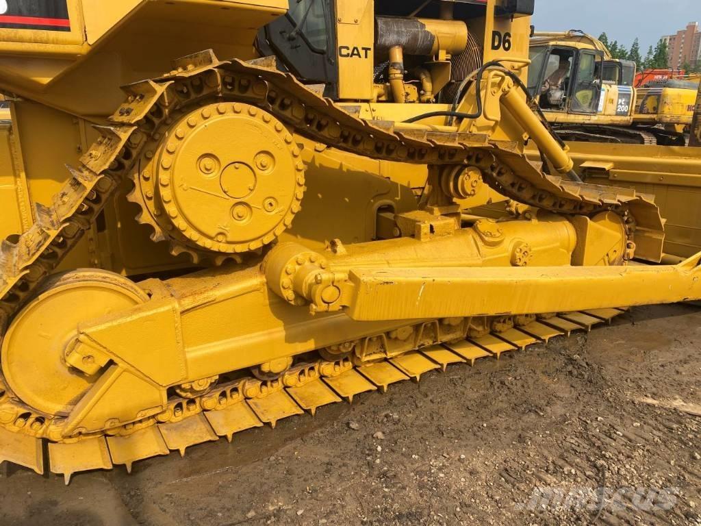 CAT D6R Pásové dozéry