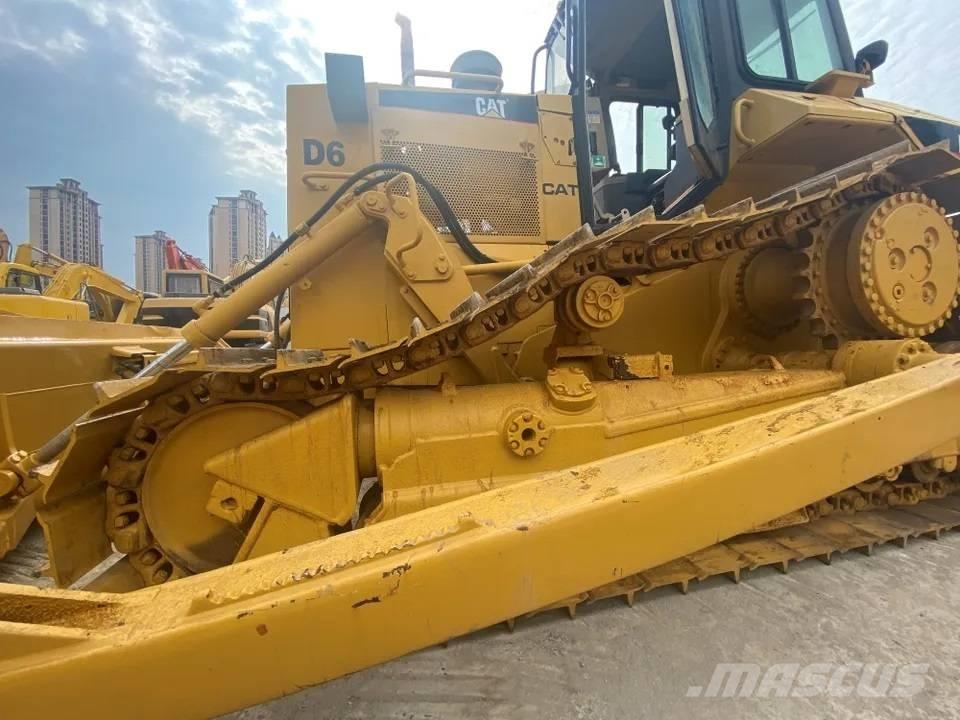 CAT D6R Pásové dozéry