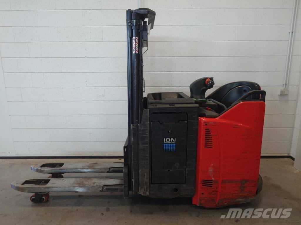 Linde D 12 Samohybné vozíky