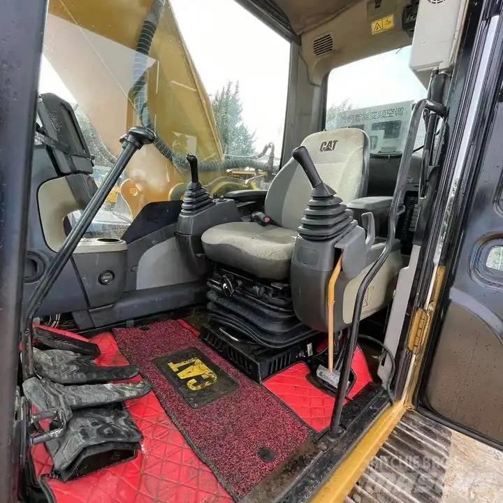 CAT 330D2 Pásové rýpadlá